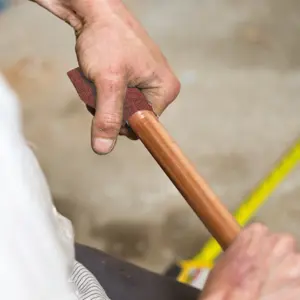 Truper Rollo de 5 m de lija para plomero grano 100 ancho 1-1/2