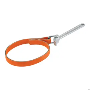 Truper Llave de banda de hule 1-1/2